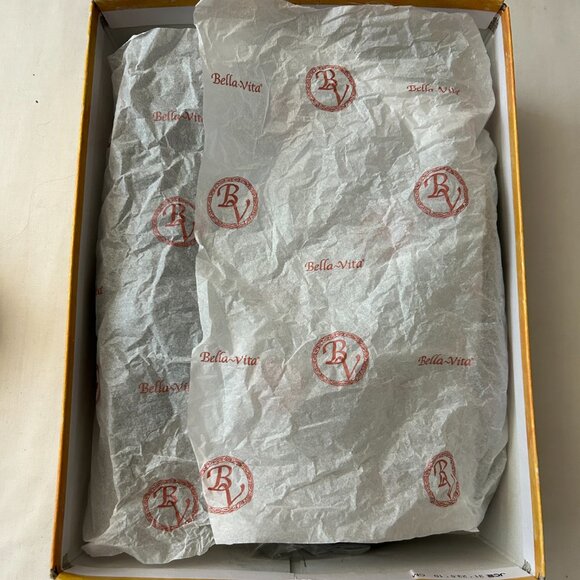 Bella Vita Black Suede Gladiator Open Toe Zip Back Shootie 6W fits like a 7W* - Picture 11 of 12